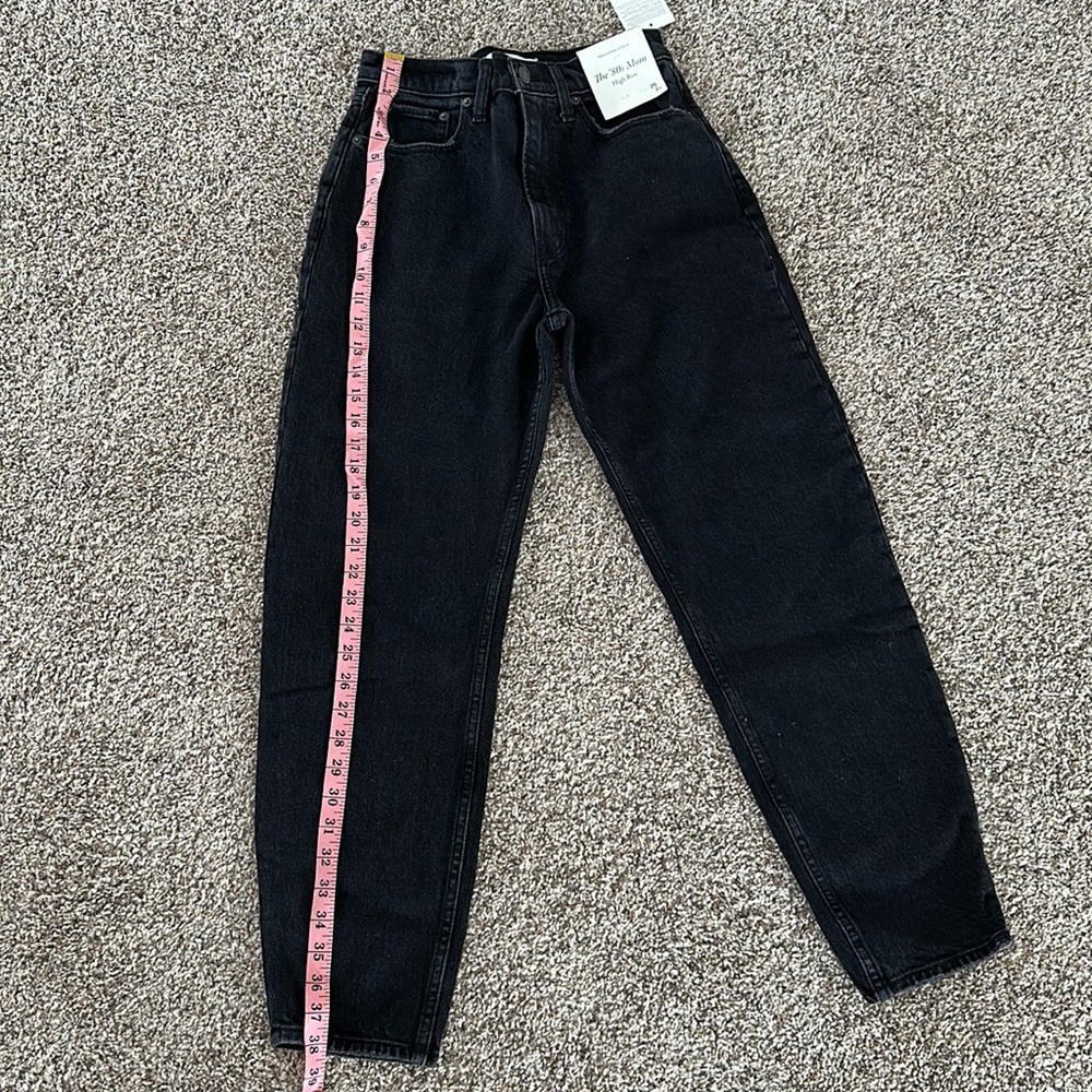 A&F 80’s Mom Jean - Picture 8 of 11